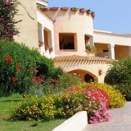Maria Caderina Village Hotel 4*