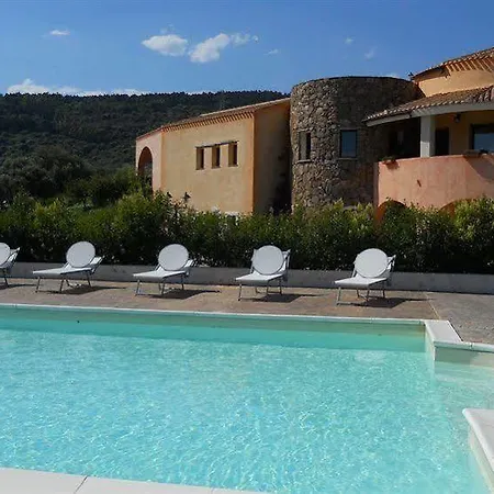 Maria Caderina Village Hotell 4*