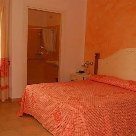 Maria Caderina Village فندق